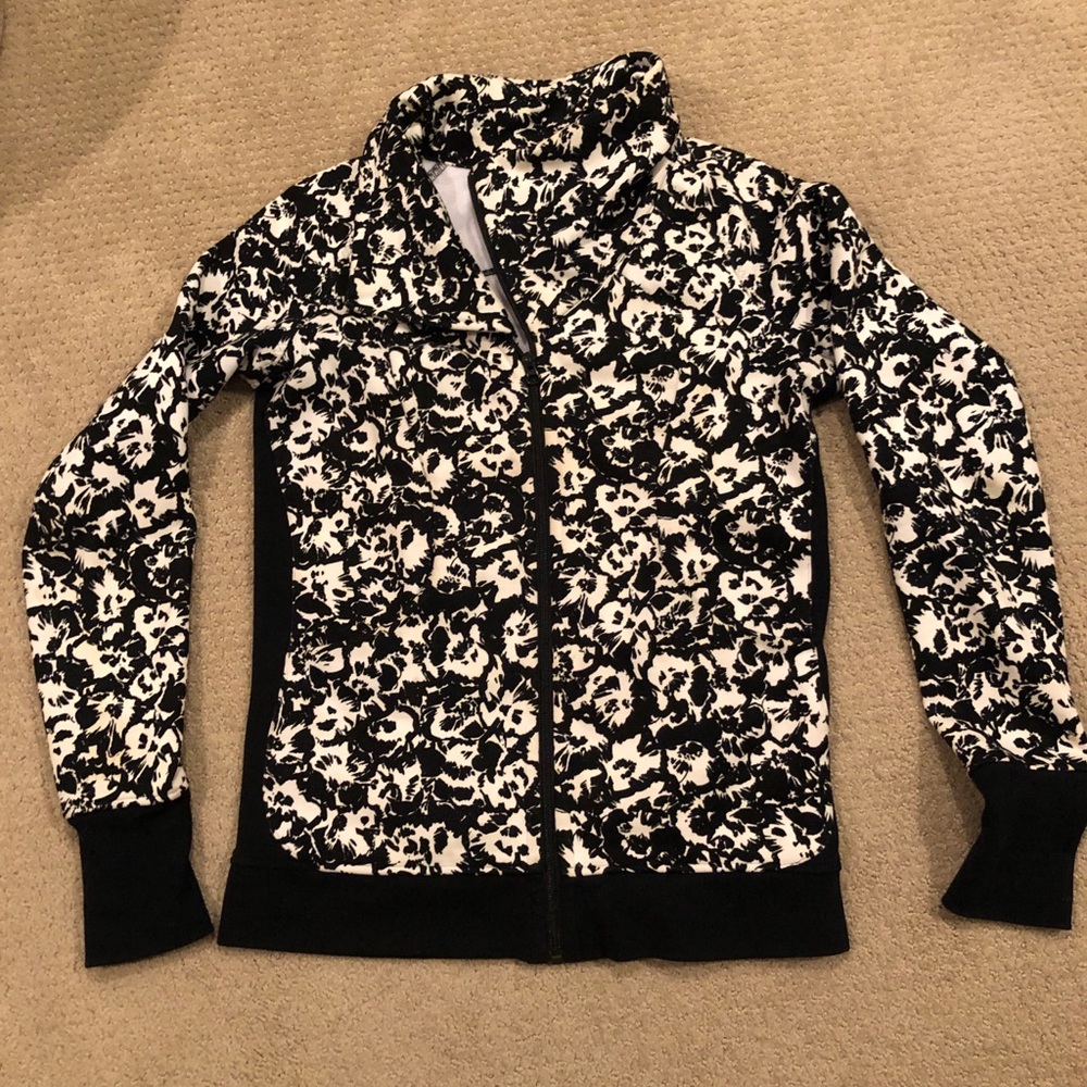 Lululemon warm jacket size 8z